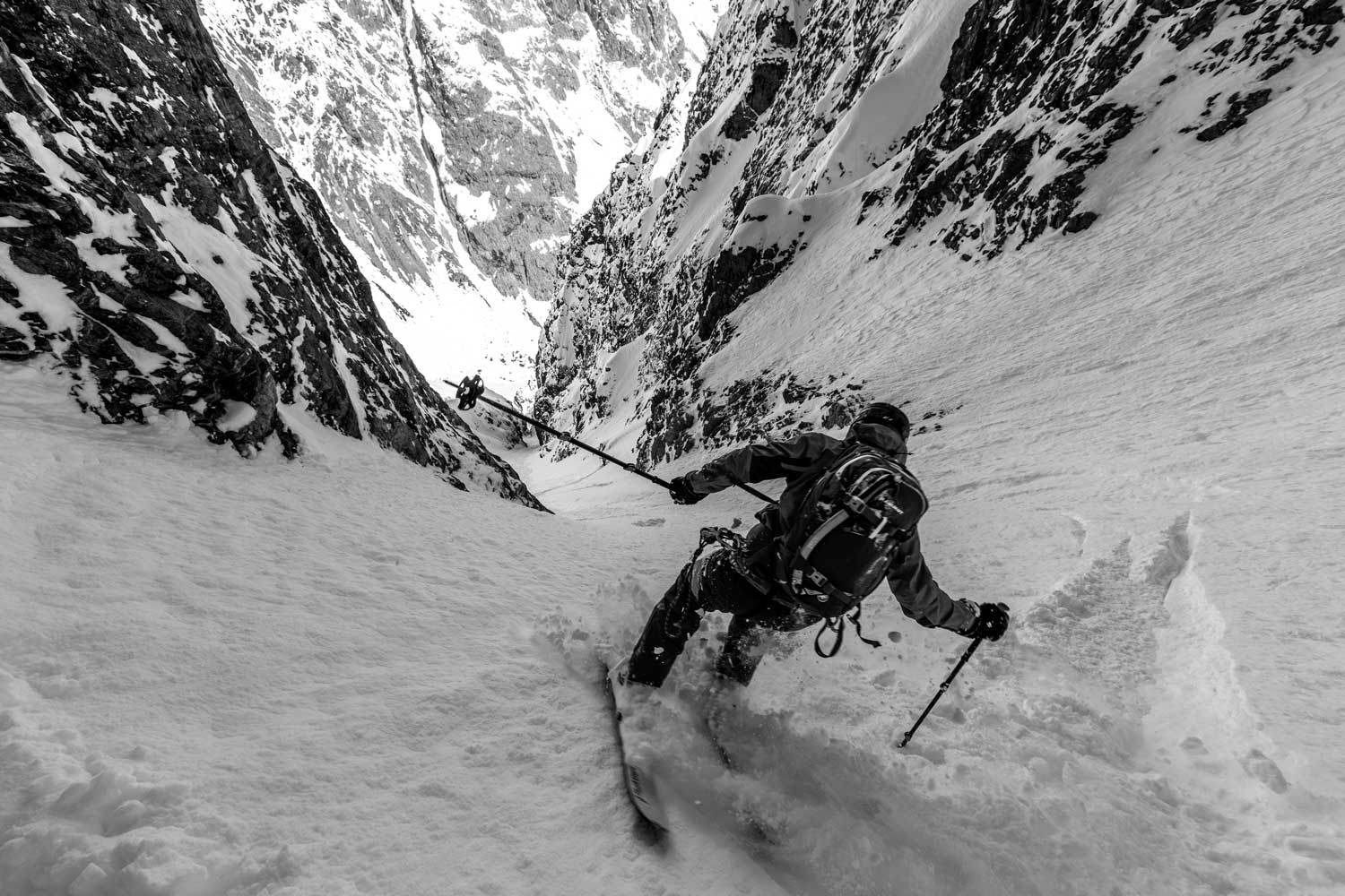 Skiing Pelas Verney couloir.