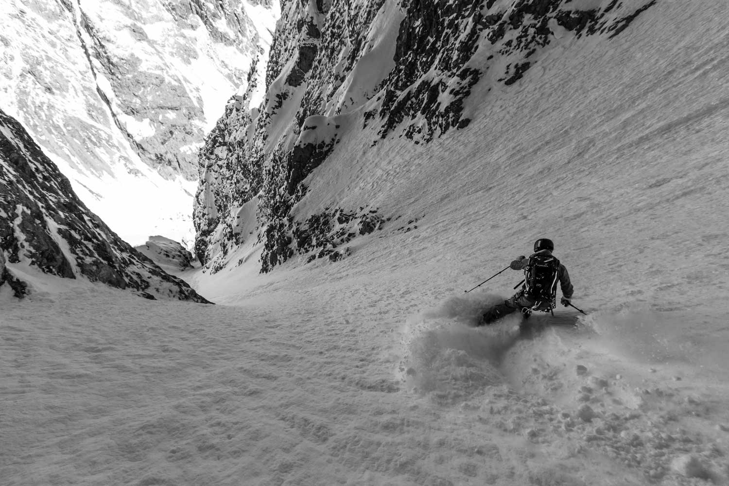 Skiing the couloir of Pelas Verney.