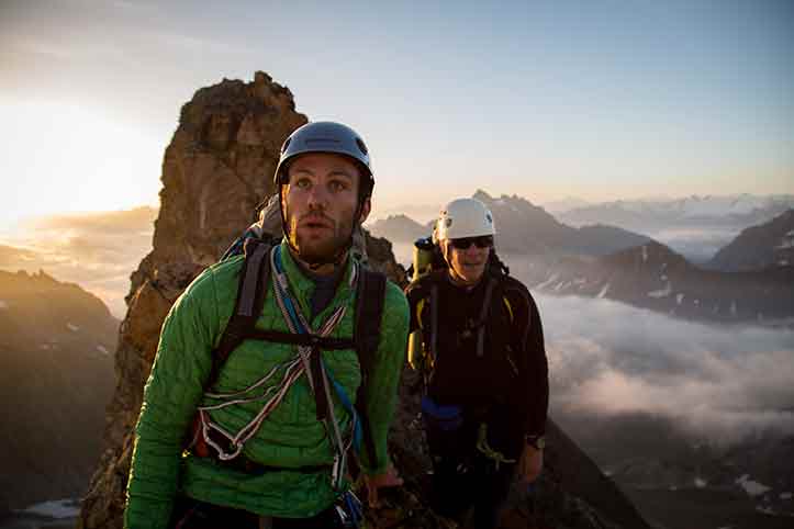 Apprendre la montagne avec un guide